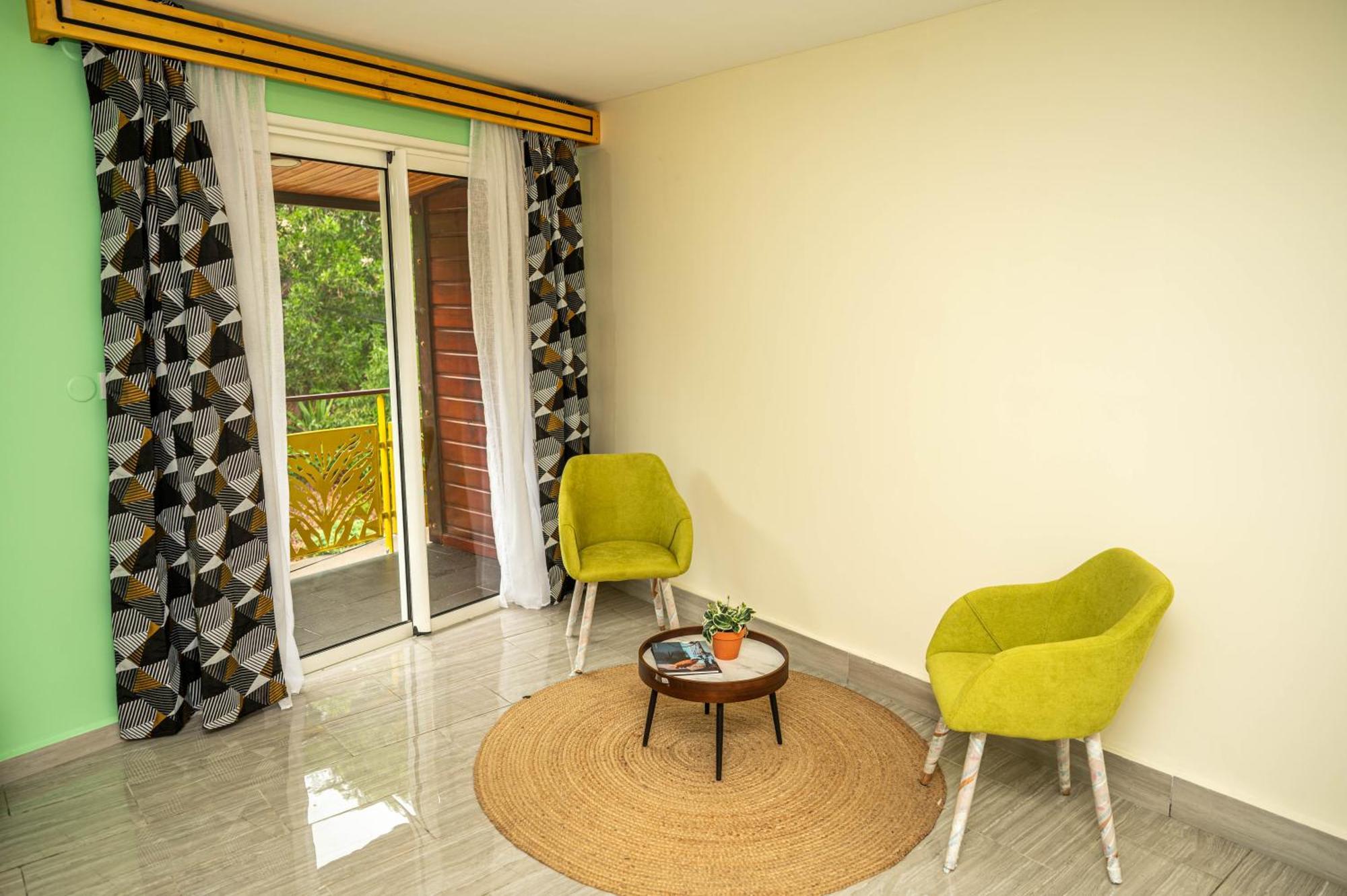 Jade Hotel And Spa Bandrele ภายนอก รูปภาพ