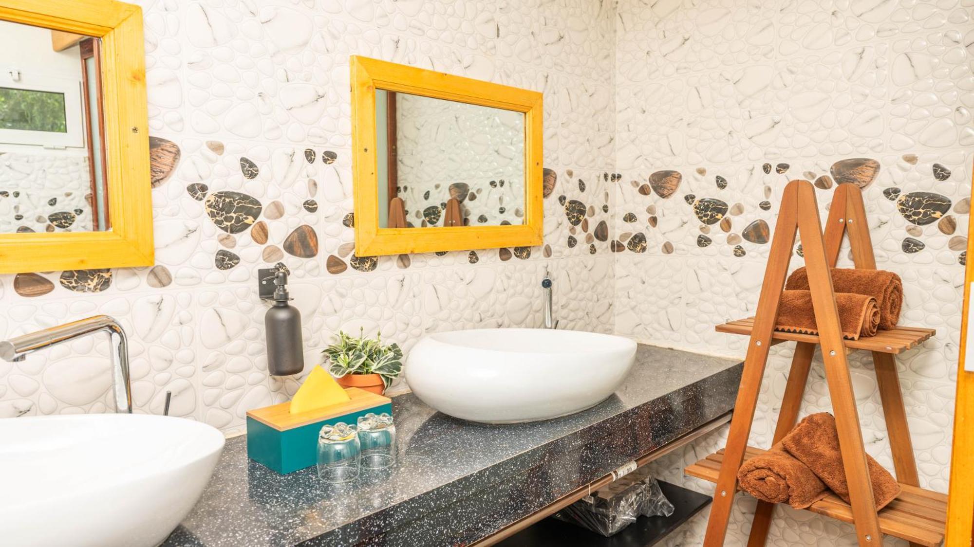 Jade Hotel And Spa Bandrele ภายนอก รูปภาพ