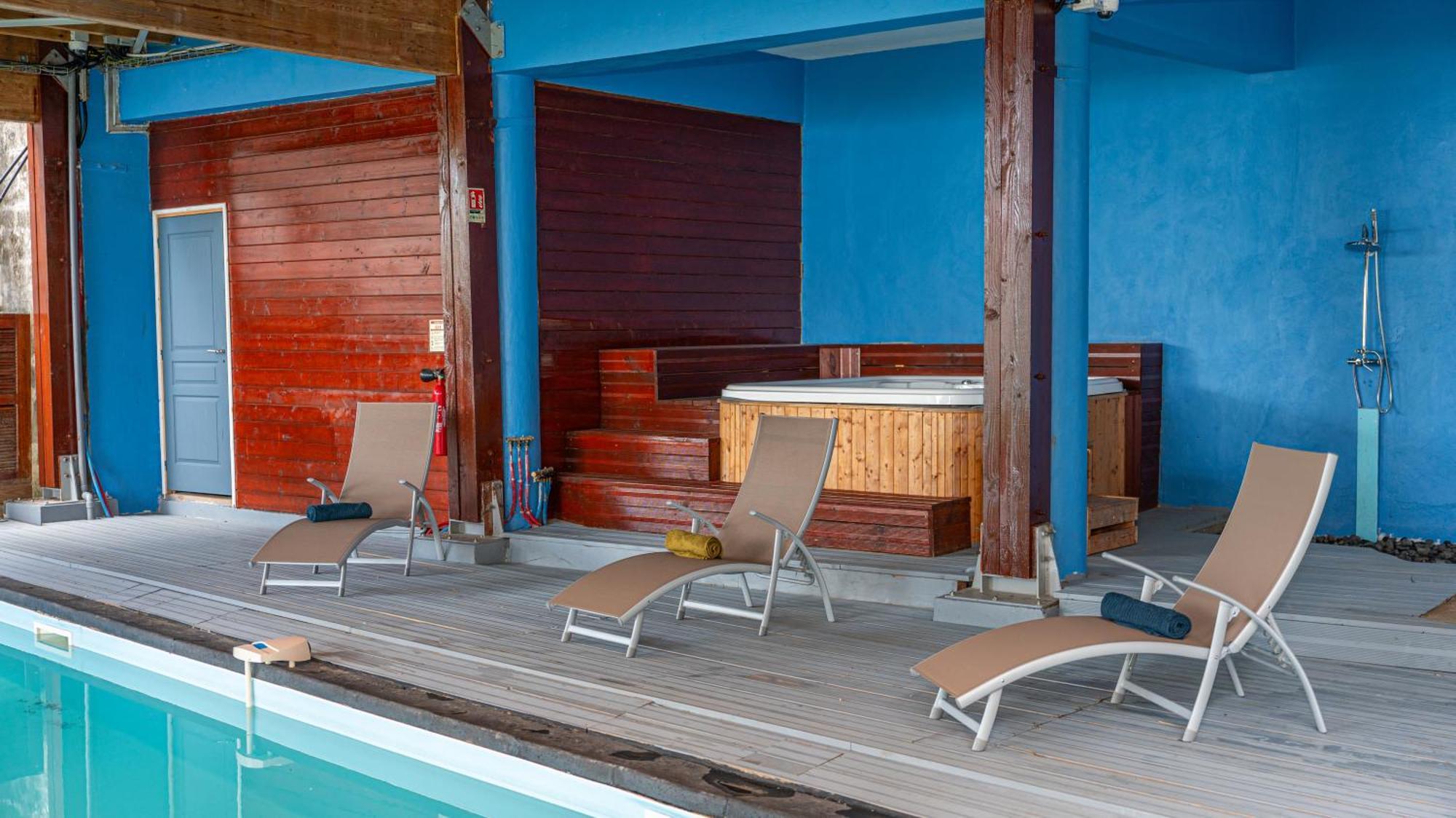 Jade Hotel And Spa Bandrele ภายนอก รูปภาพ