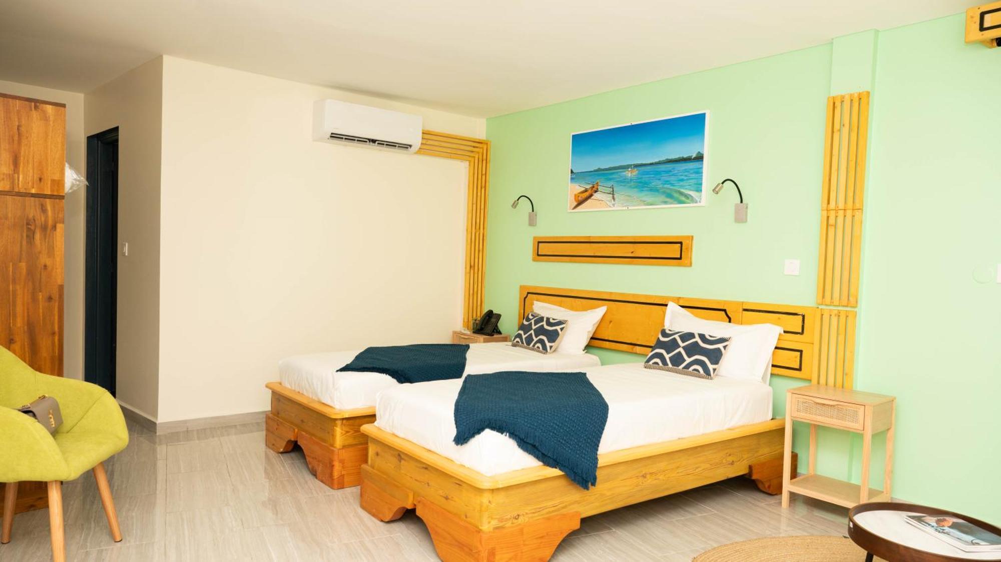 Jade Hotel And Spa Bandrele ภายนอก รูปภาพ